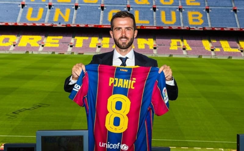 Na Nou Campu: Miralem Pjanić potpisao za Barcu, zadužio broj 8