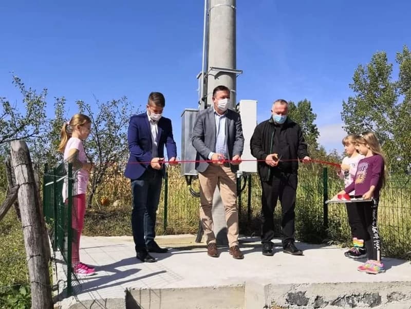 U BiH, Srbiji i Hrvatskoj: "Svečano otvarani" trotoari, kontejneri, bandere, liftovi, stepeništa...