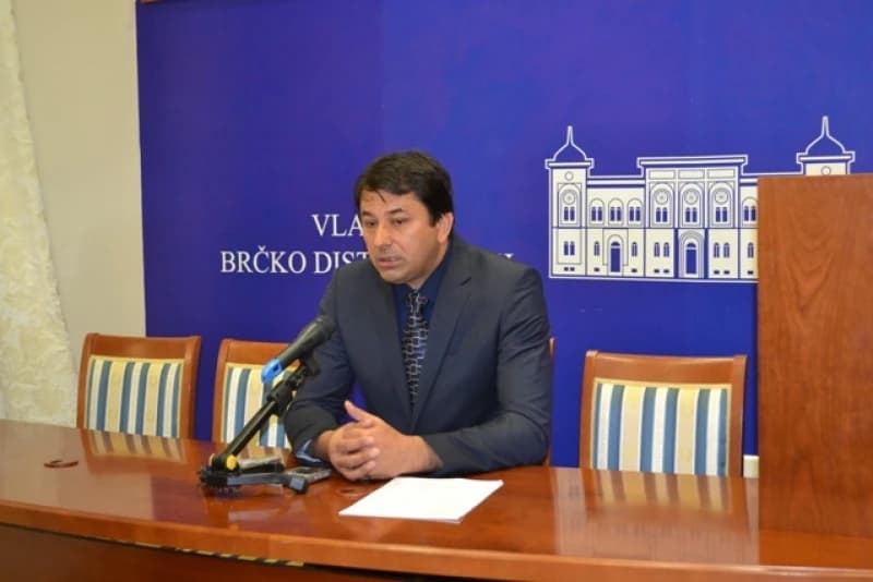 Zastupnik pritvoren zbog sumnje da je građane bez njihovog znanja prijavio za glasanje van BiH