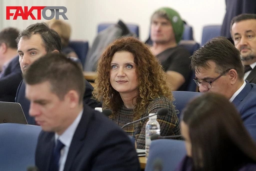 Segmedina Srna-Bajramović oklijevala s potpisom za smjenu Vlade KS, ima uvjet?