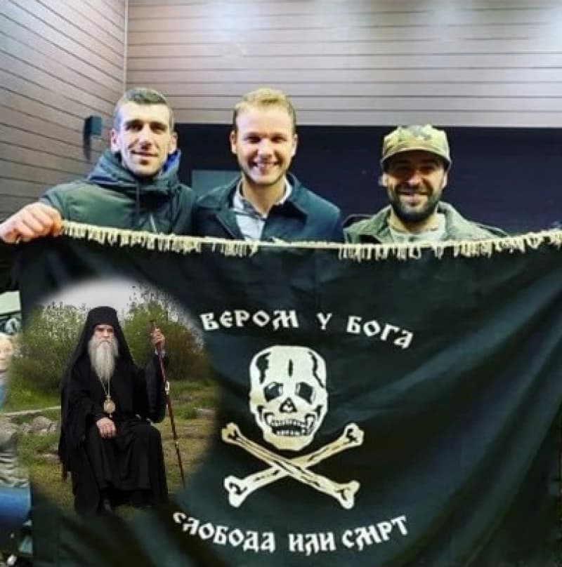 Četnička zastava i zabranjene litije: Amfilohije odlikuje mlađahnog Stanivukovića, ako je neko zaslužio, on je!