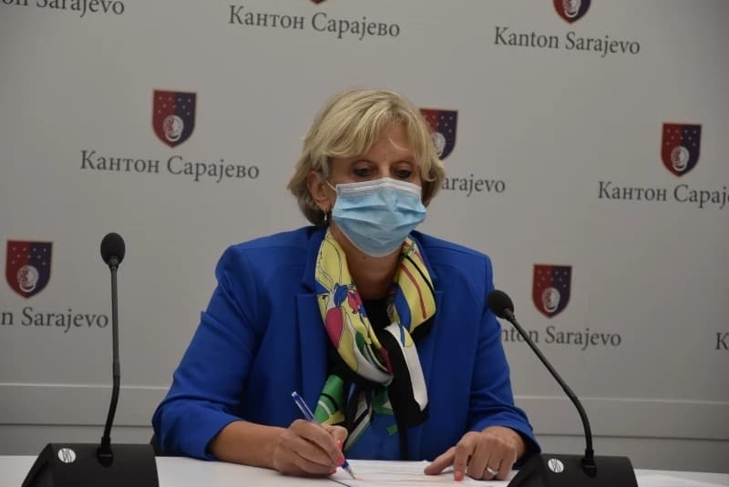 Do povratka s bolovanja: Zaraženu prof. dr. Aidu Pilav mijenjat će dr. Alma Kadić