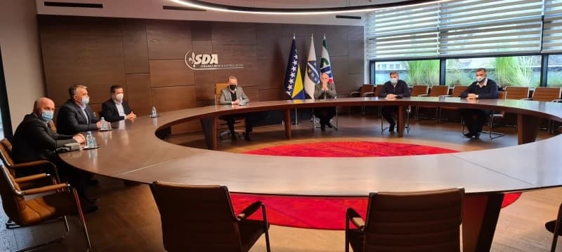 Sastanak u Centrali SDA: Izuzetan značaj izbora u Mostaru