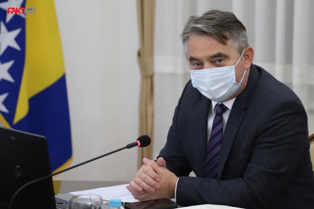 Komšić: Dodik se ne bi trebao stavljati u ulogu medicinskog eksperta, nadam se da će prestati sa time
