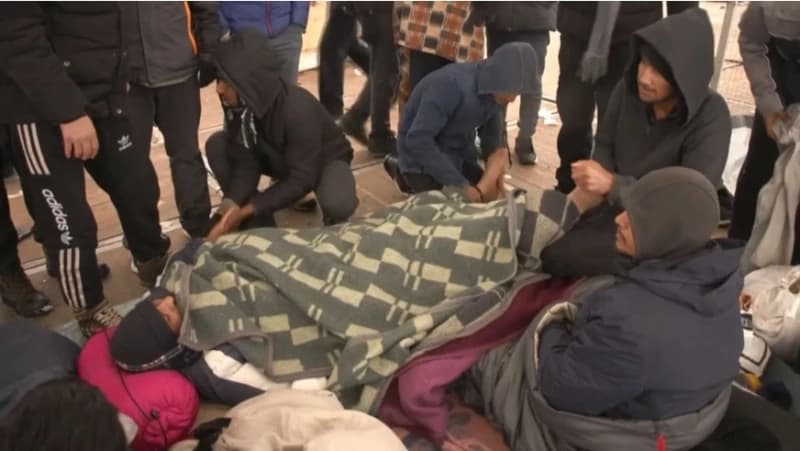 Potresno: Promrzlog migranta pokušavaju reanimirati i zagrijati